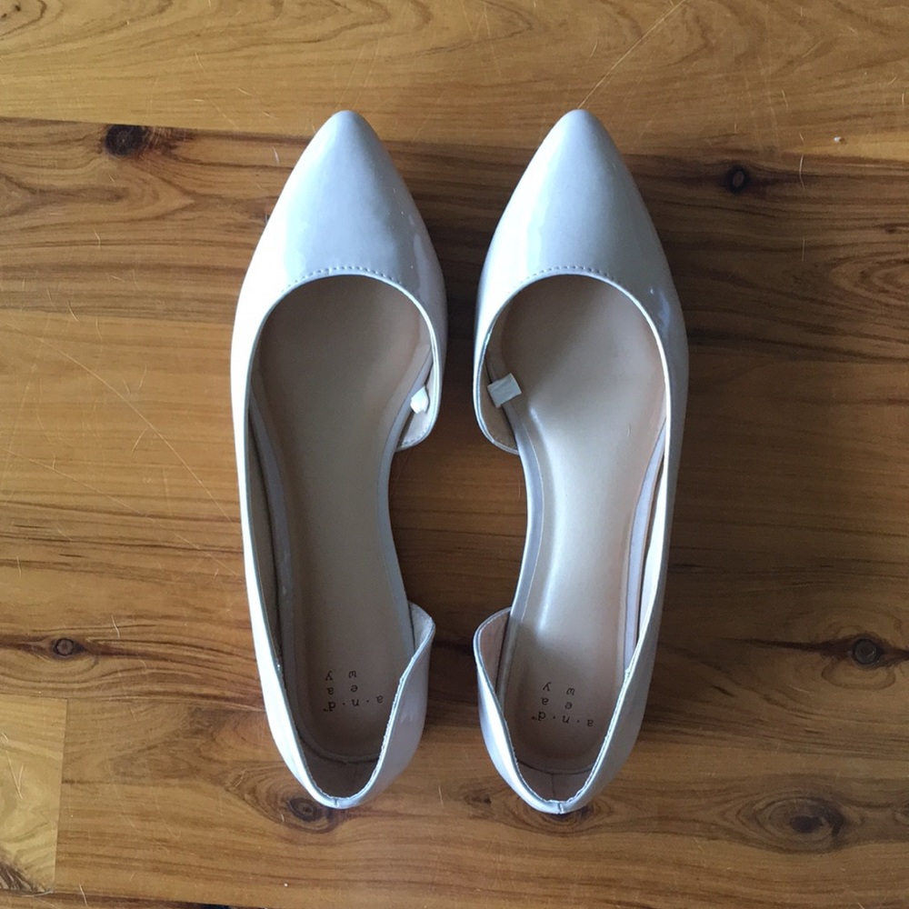 Nude Pointed Toe Flats
